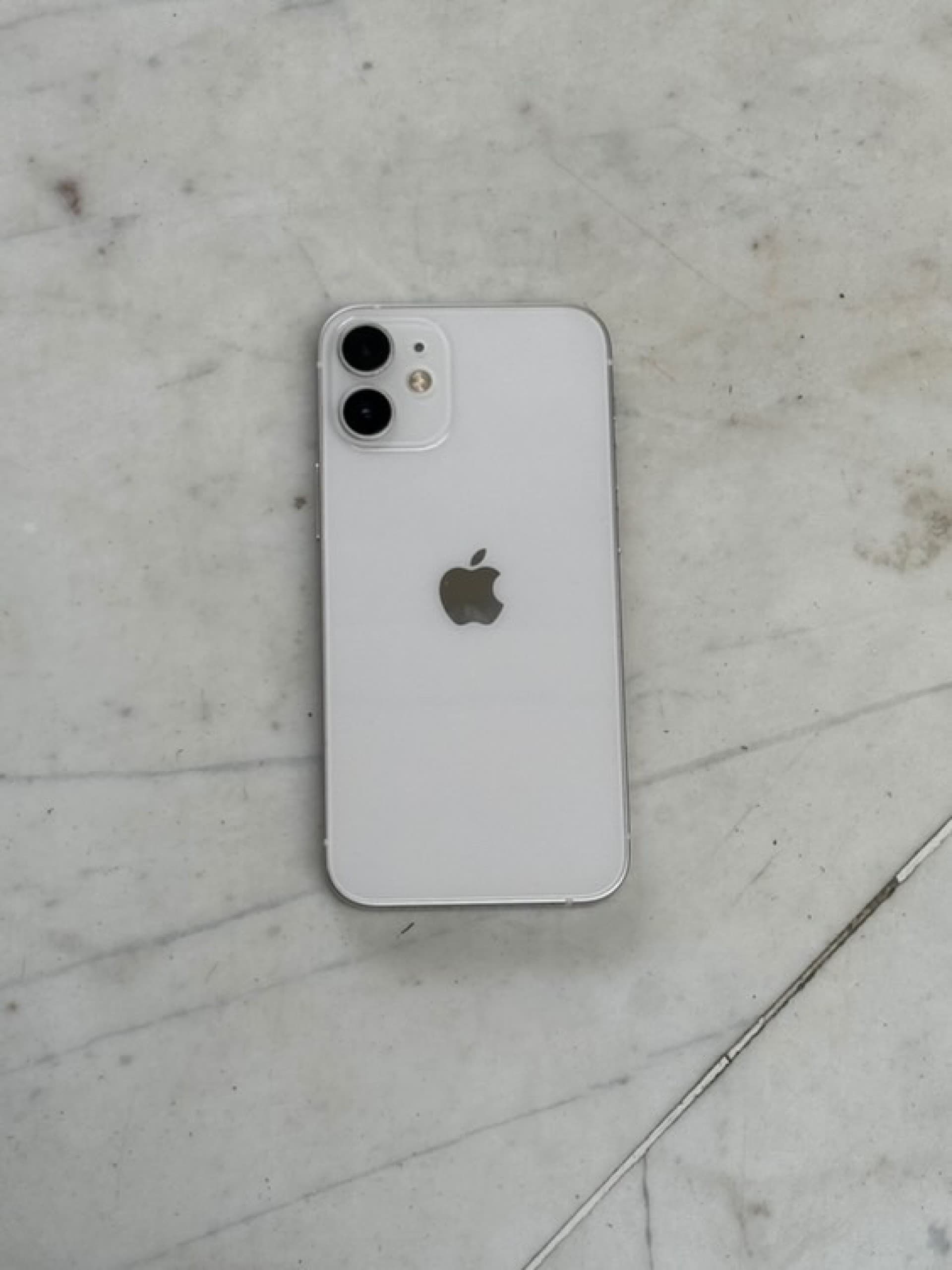 Apple iPhone 12 mini 64GB White