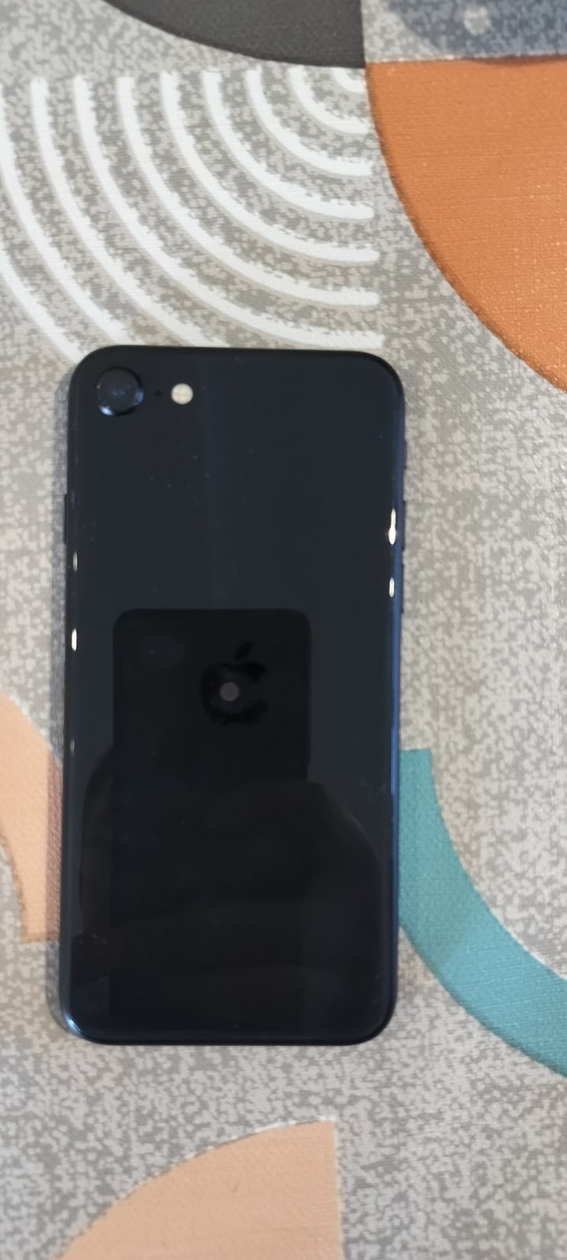 Apple iPhone SE (2020) 64GB Black